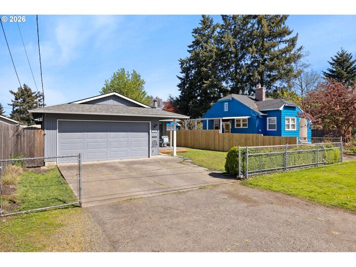 Property Photo:  5731 NE Failing St  OR 97213 