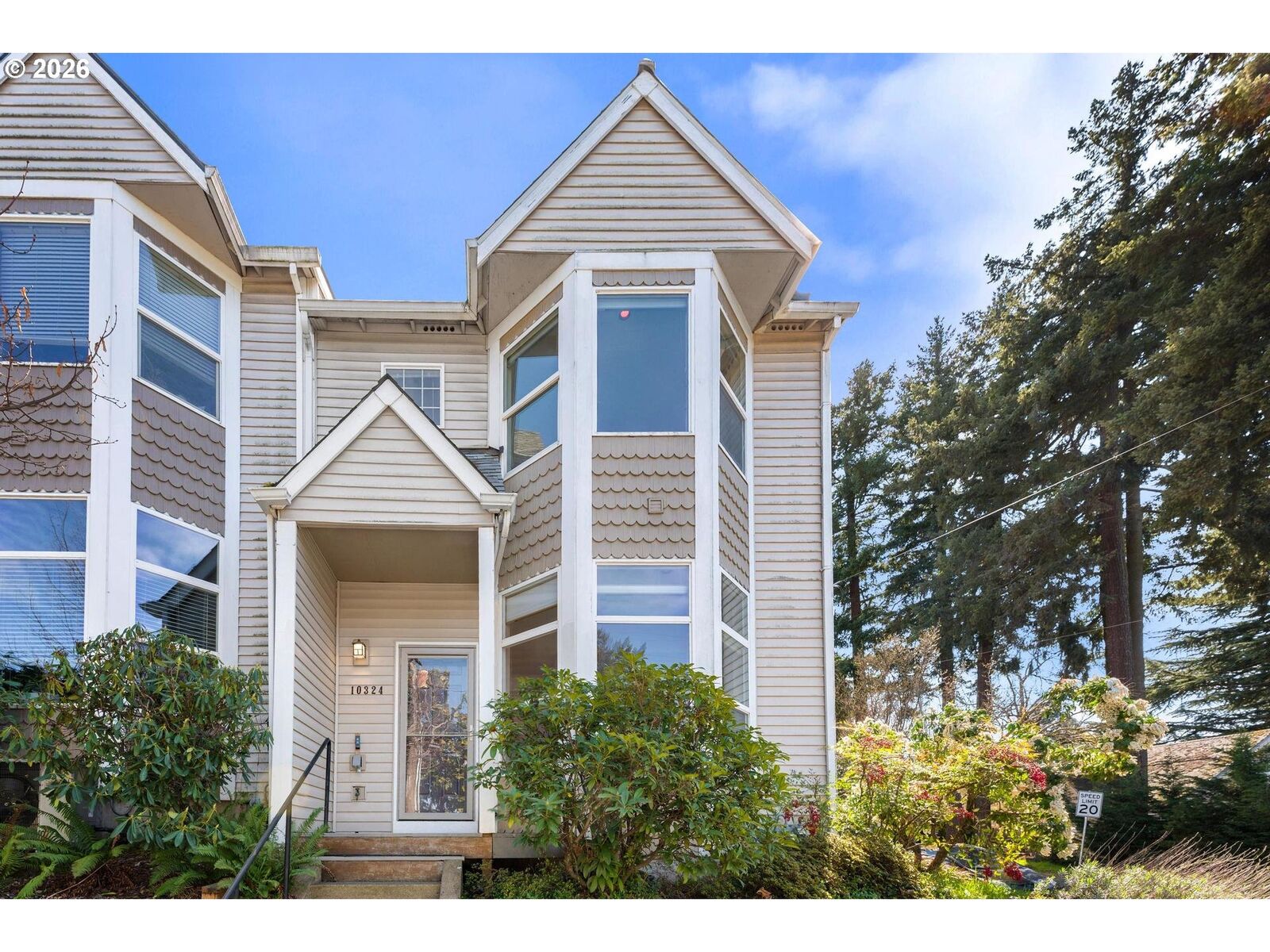 Property Photo:  10324 NE Fargo St  OR 97220 