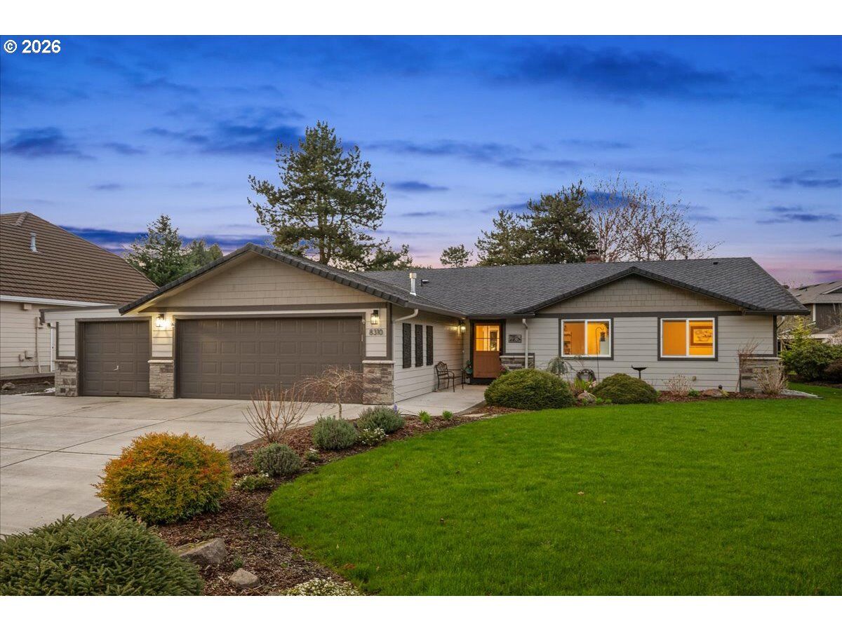 Property Photo:  8310 NE 71st St  WA 98662 