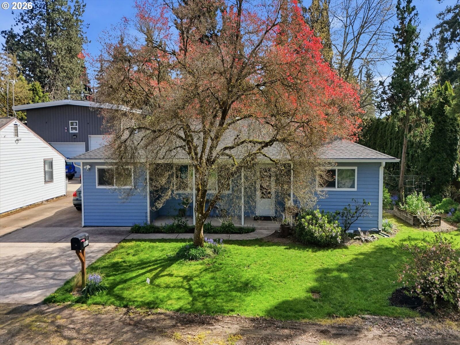Property Photo:  8917 Mt Baker Ave  WA 98664 