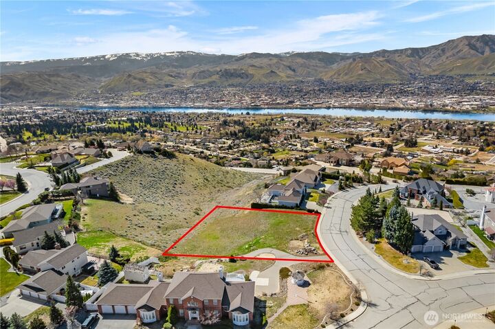 Property Photo:  2450  Twin Peaks View  WA 98802 