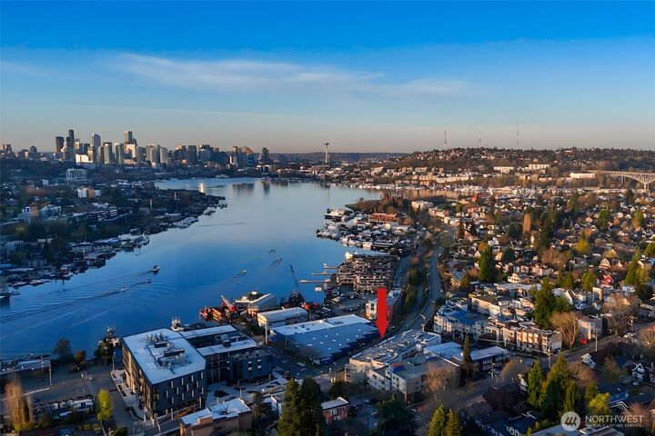 Property Photo:  3900  2nd Avenue NE 403  WA 98105 