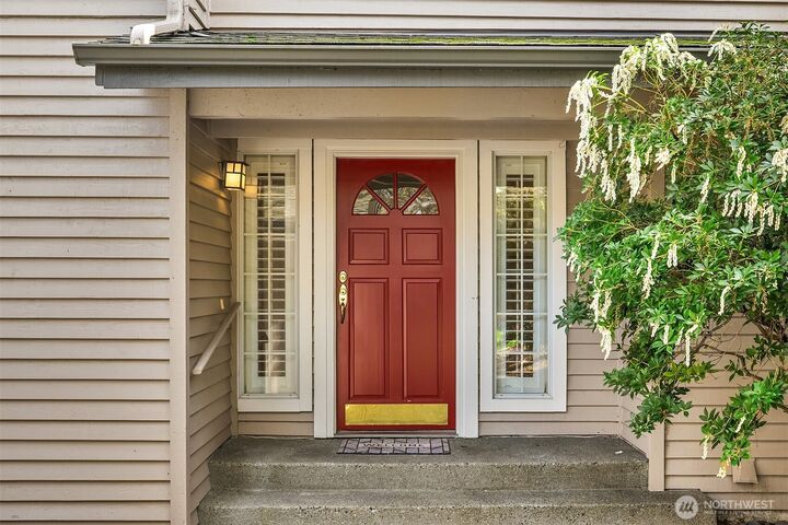 Property Photo: 6510 115th Place SE WA 98006