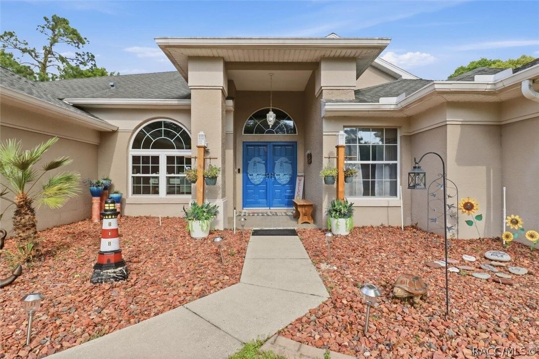 Property Photo:  30 Pine Street  FL 34446 