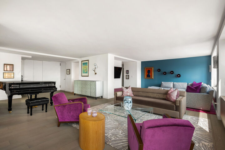 Property Photo:  190 E 72nd Street 25bd  NY 10021 