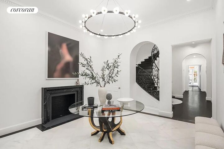 Property Photo:  120 E 78th Street  NY 10075 