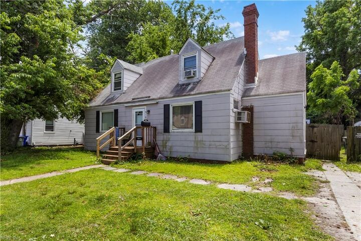 Property Photo:  319 Ashlawn Dr  VA 23505 