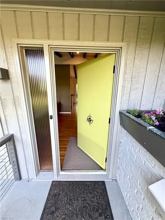 Property Photo:  5 Downing Pl  VA 23606 