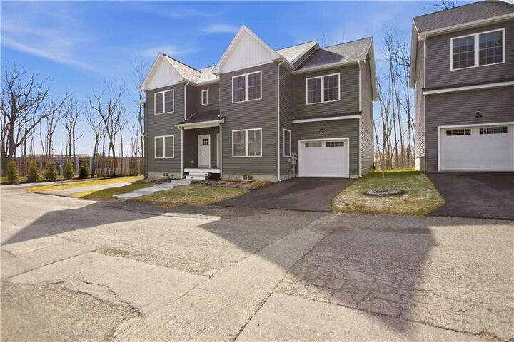 Property Photo:  26 Kensington Way  RI 02919 