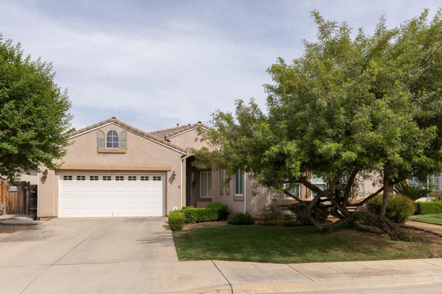 Property Photo: 1827 North Joshua Avenue CA 93619