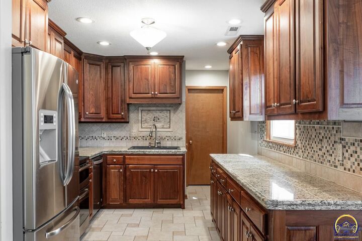 Property Photo:  724 Eldridge St  KS 66049 