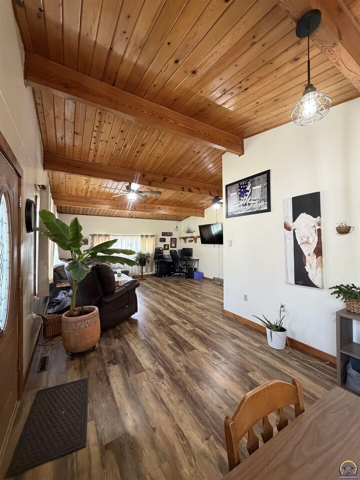 Property Photo:  808 Kansa Dr  KS 66070 