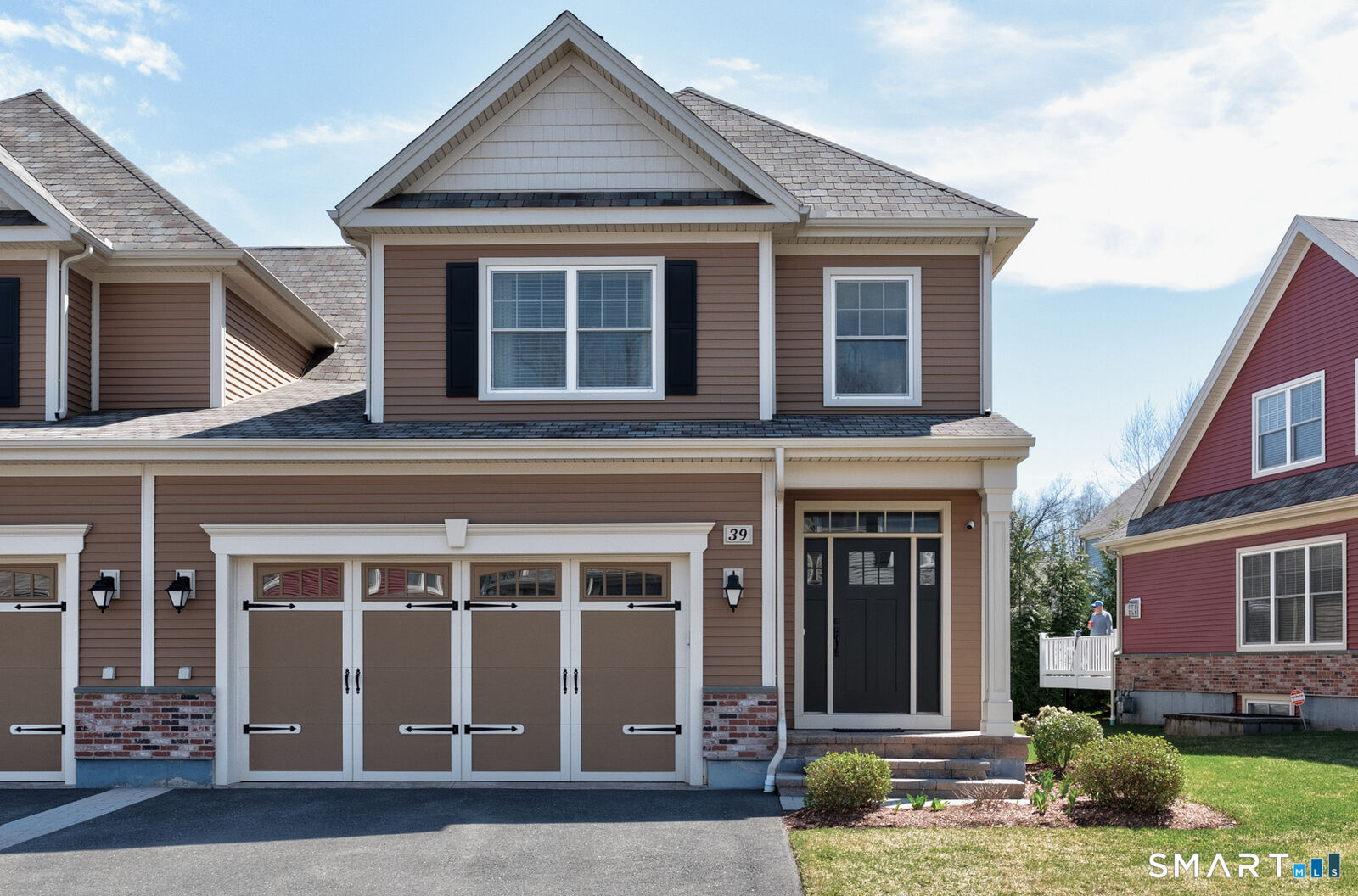 Property Photo:  39 Harvest Court 39  CT 06111 