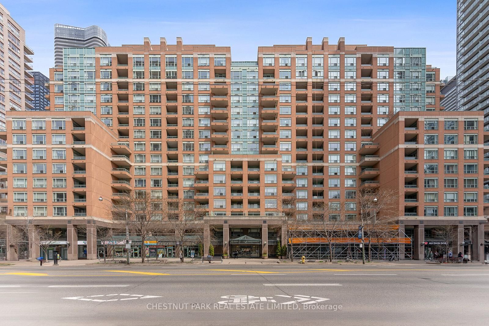 Property Photo:  889 Bay Street 1610  ON M5S 3K5 