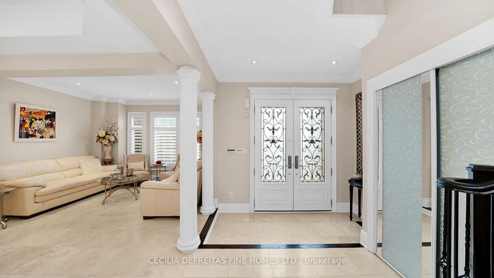 Property Photo: 328 St. Urbain Drive ON L4H 0M3