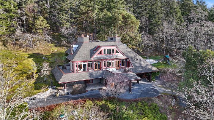 Property Photo: 8242 Thomson Pl BC V8M 1S1