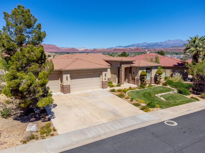 Property Photo:  2640 W Desert Springs Rd  UT 84770 