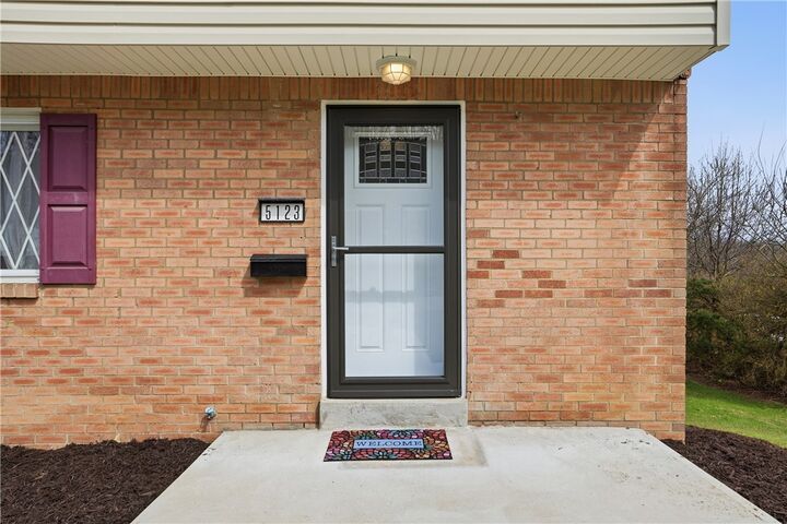 Property Photo:  5123 Elmwood Dr  PA 15227 