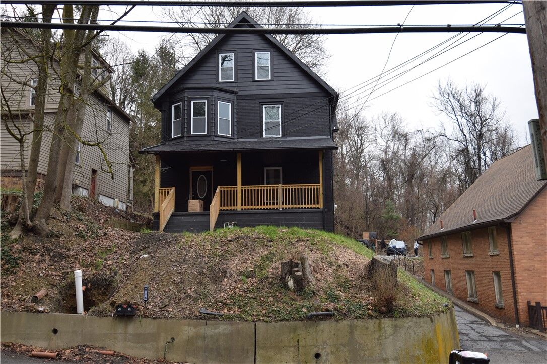 Property Photo:  910 Main Street  PA 15001 