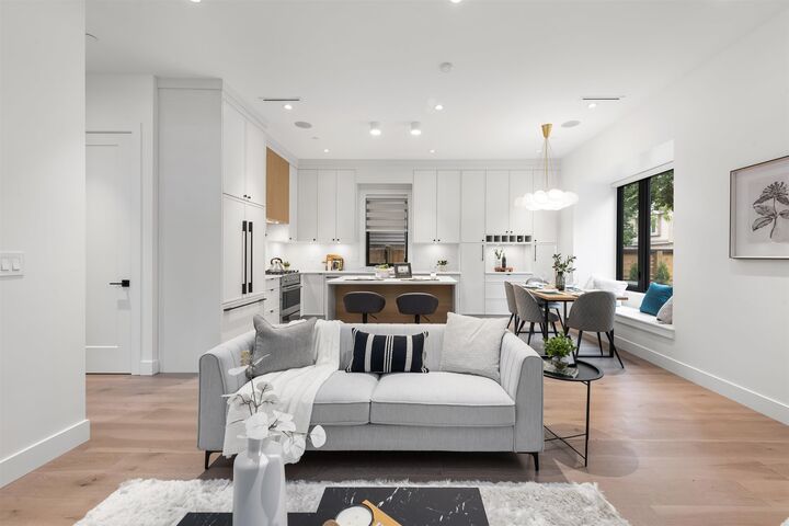 Property Photo: 878 E 37 Avenue 1 BC V5W 1G2