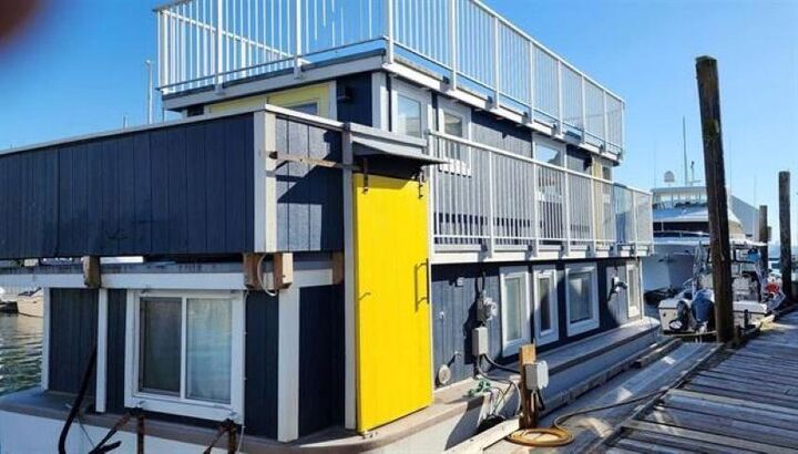 Property Photo: 415 W Esplanade Avenue BC V7M 1A4