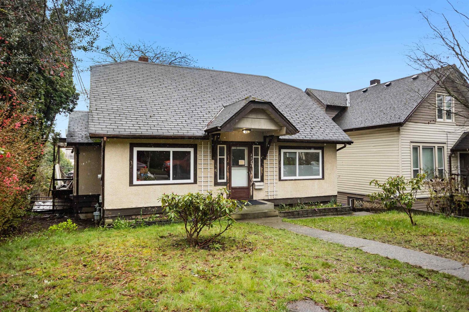Property Photo: 454 Rousseau Street BC V3L 3R3