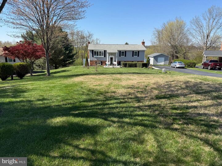 Property Photo:  5010 Lee Hill Circle  MD 21770 