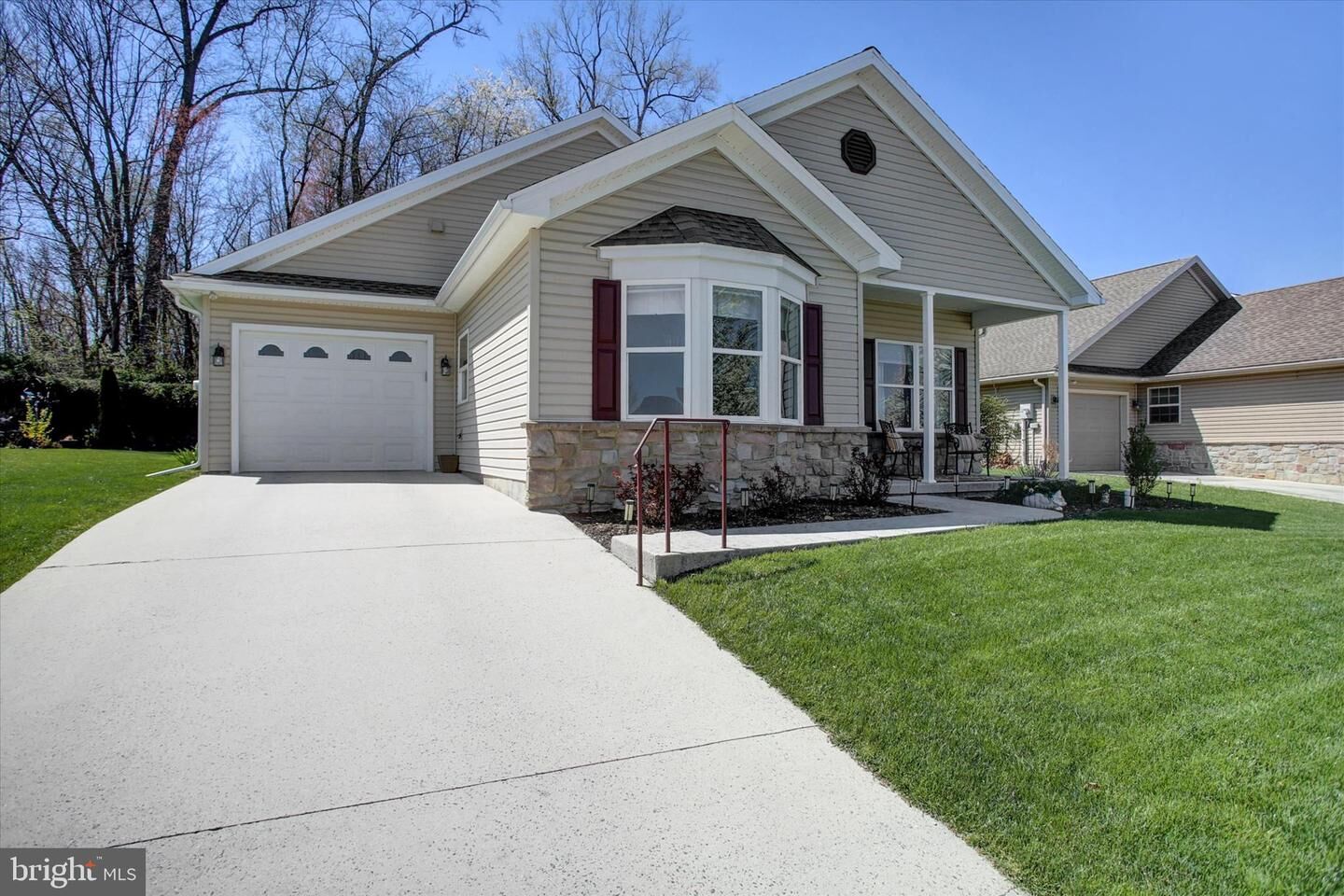 Property Photo: 25 Colonial Court PA 17257