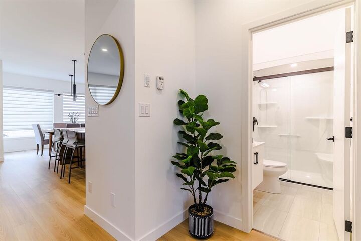 Property Photo: 35 Glenella Gardens MB R2V 5C9