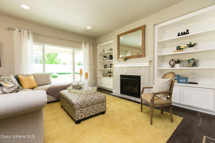 Property Photo: 1755 W Valentin Loop ID 83815