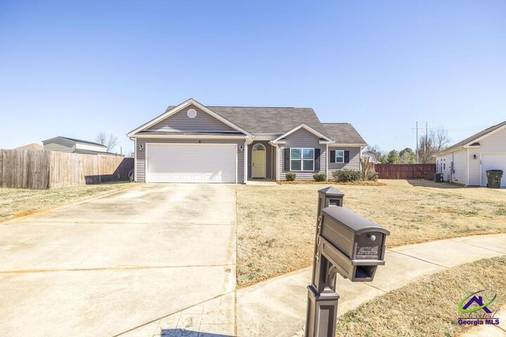 Property Photo:  204 Allington Walk  GA 31088 