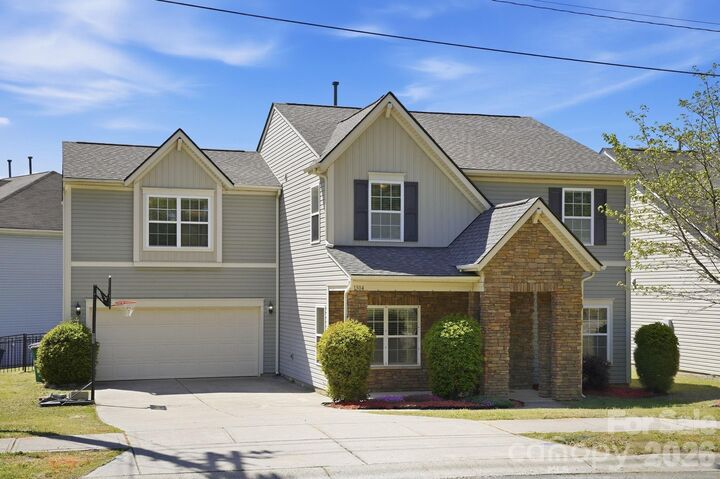 Property Photo: 1304 Woodglen Lane NC 28104