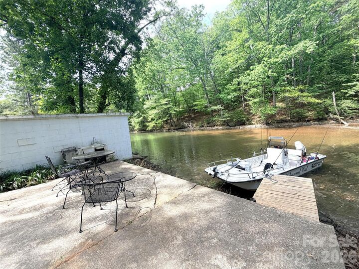 Property Photo:  198 Clouse Lane  NC 28681 