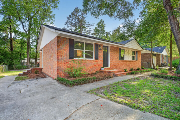 Property Photo:  217 Tupperway Drive  SC 29483 