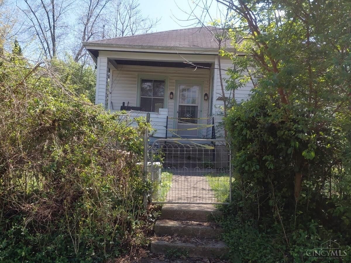 Property Photo:  4555 Elizabeth Street  OH 45242 