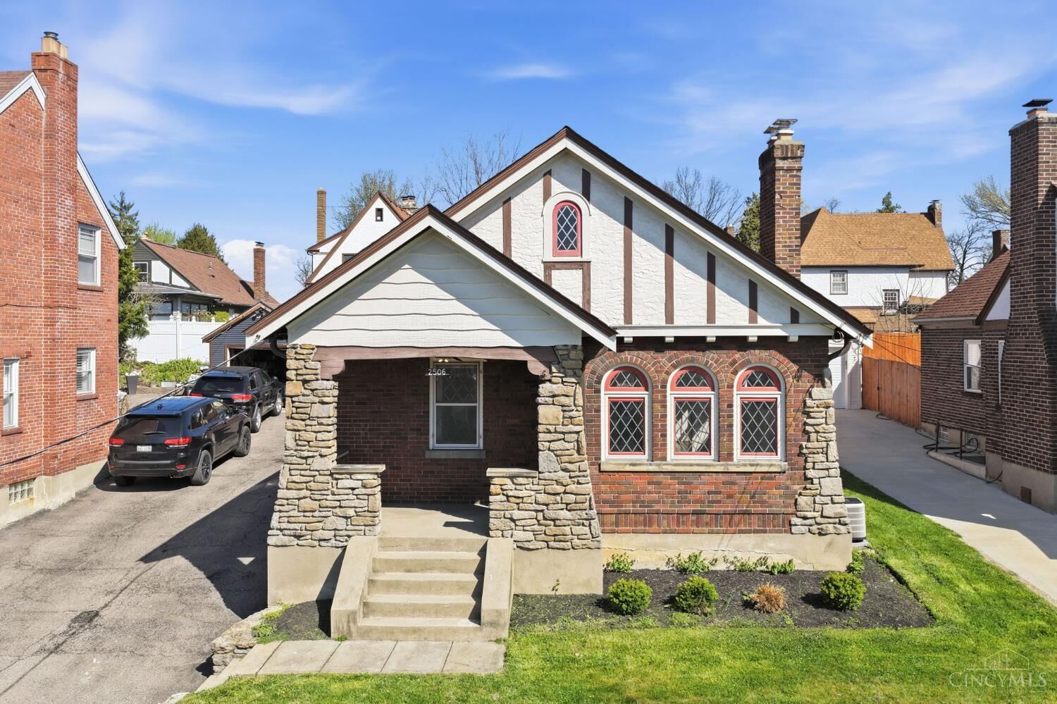 Property Photo:  2506 Moundview Drive  OH 45212 