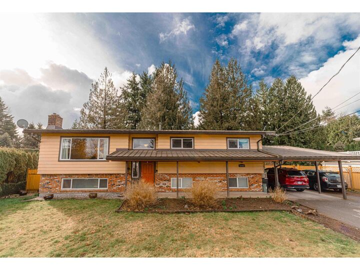 Property Photo:  33450 Huggins Avenue  BC V2S 2R7 