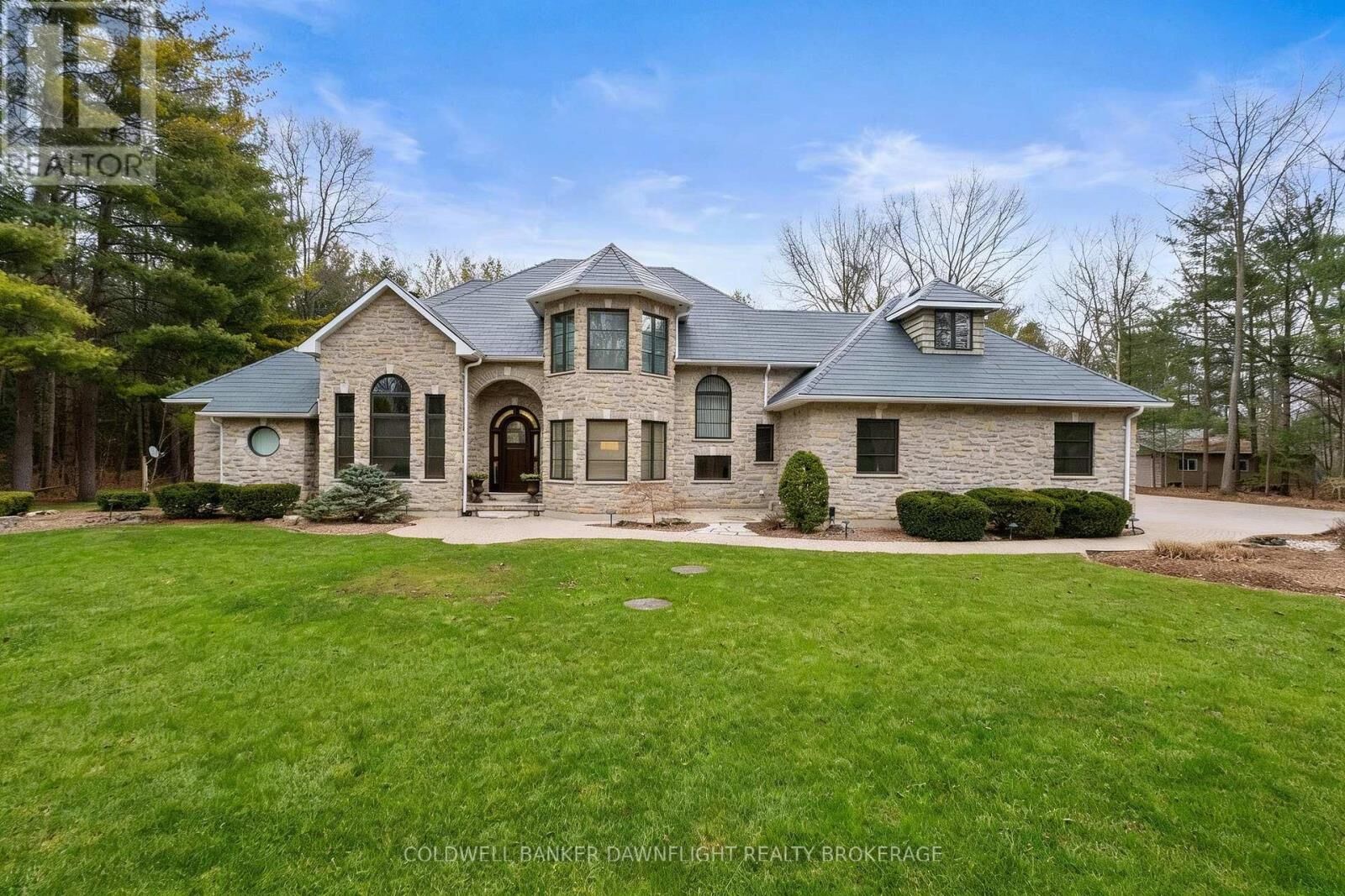 Property Photo:  9923 Parkview Crescent  ON N0M 1T0 