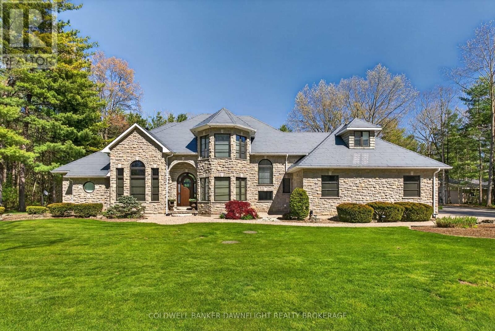 Property Photo: 9923 Parkview Crescent ON N0M 1T0