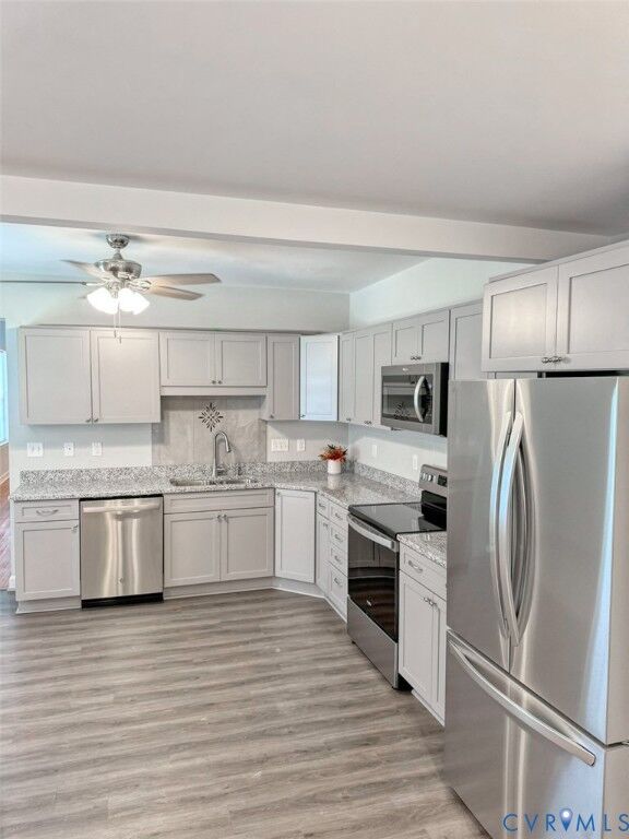 Property Photo:  205 Neck O Land Road  VA 23185 