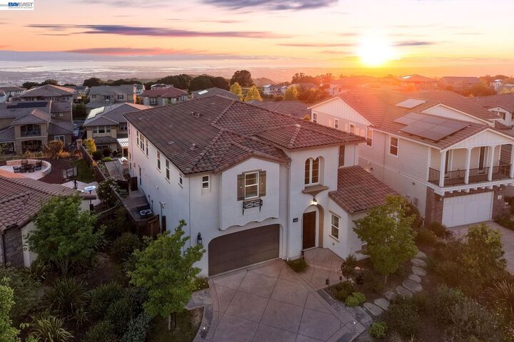 Property Photo: 128 Dunfirth Ct CA 94542