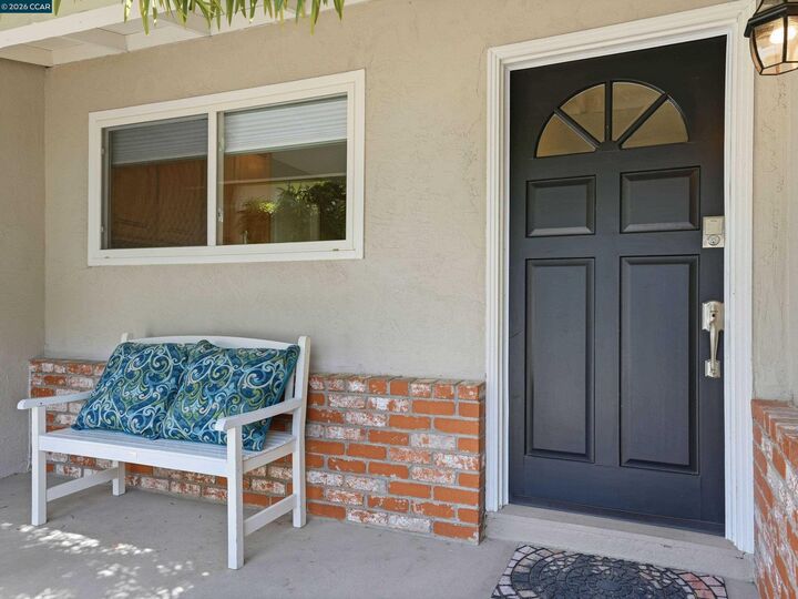 Property Photo:  352 Donegal Way  CA 94553 