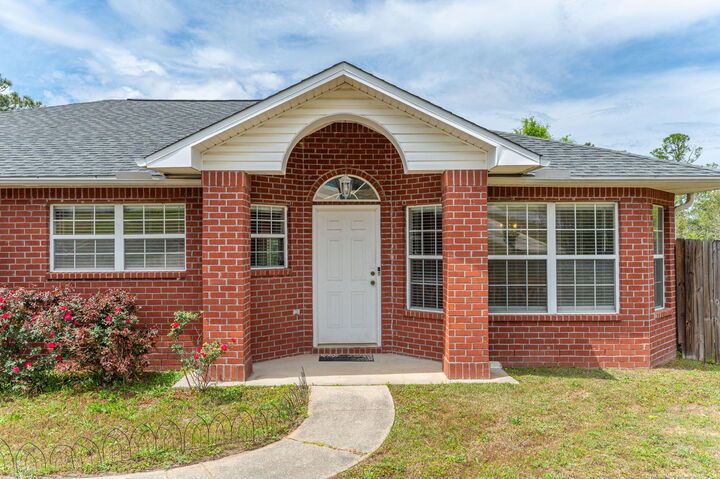 Property Photo: 484 Jillian Drive FL 32536
