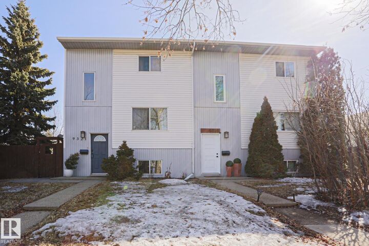 Photo de la propriété:  9319 92 Street NW  AB T6C 3R7 