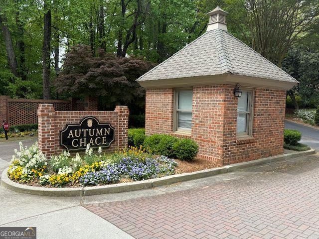 Property Photo:  318 NE The Chace NE  GA 30328 