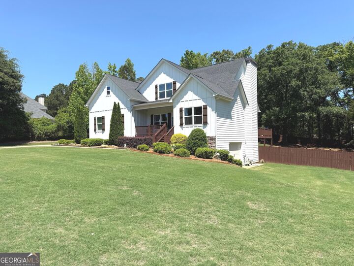 Property Photo: 297 Huntington Way GA 30292