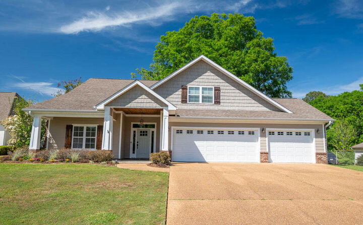 Property Photo:  614 S Wedgewood Road  MS 39759 