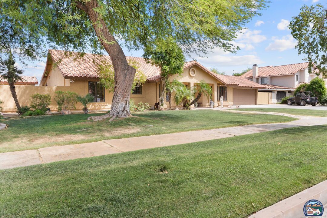 Property Photo:  2240 Desert Gardens Dr  CA 92243 