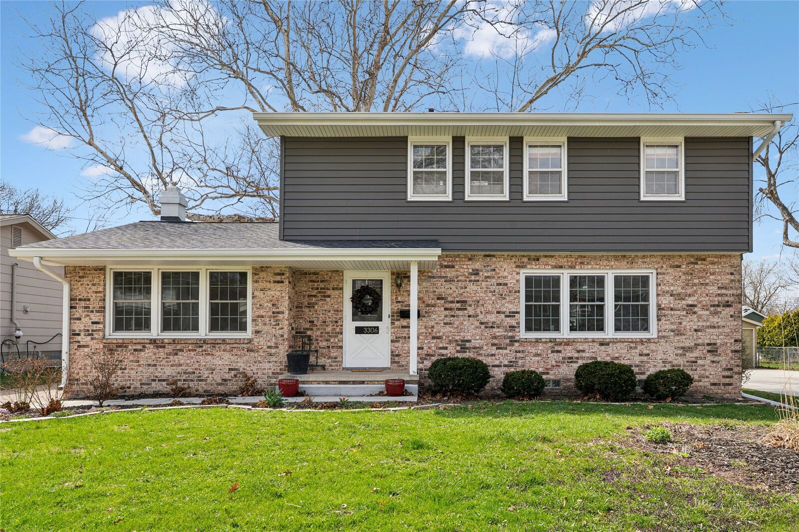 Property Photo:  3306 48th Place  IA 50310 