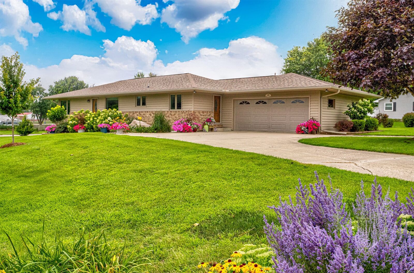 Property Photo: 408 1st Avenue N IA 50247